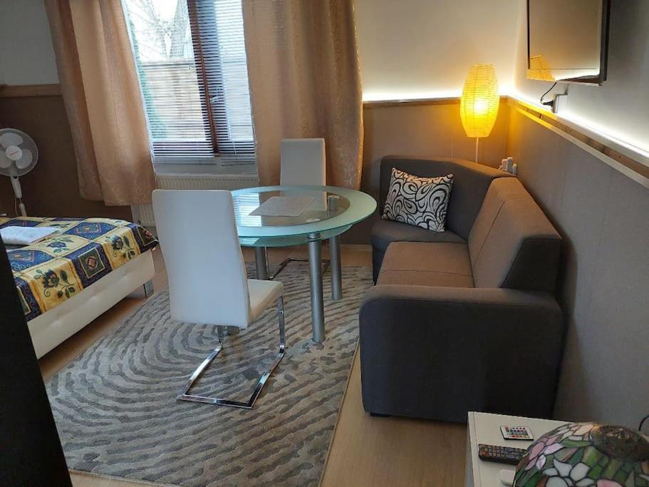 Ujszeged Apartman Exteriör bild