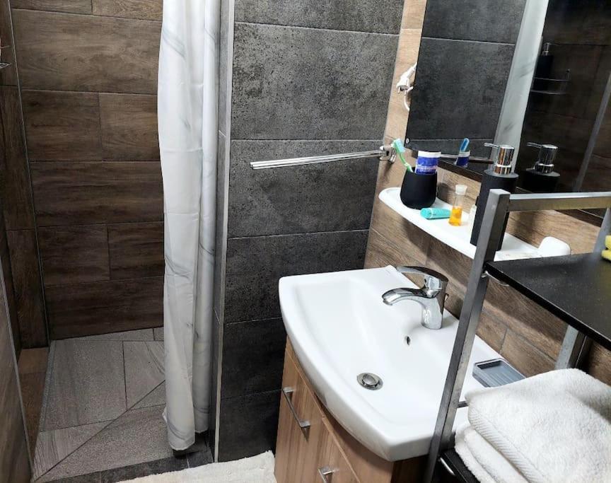 Ujszeged Apartman Exteriör bild