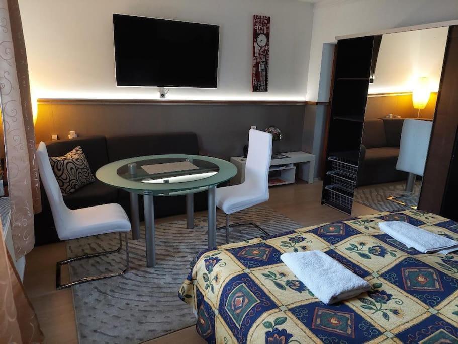 Ujszeged Apartman Exteriör bild