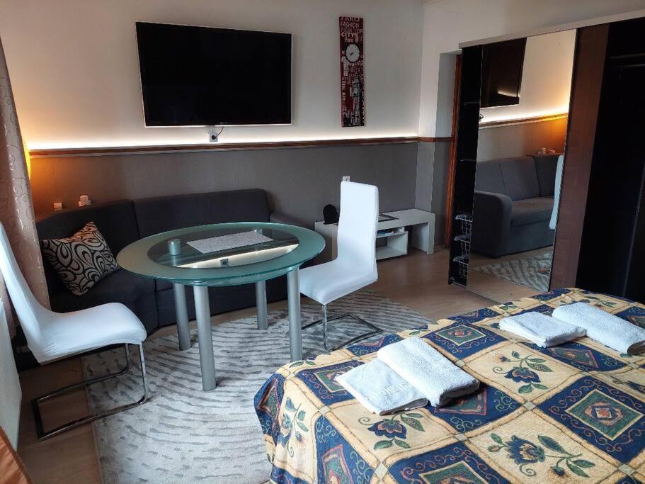 Ujszeged Apartman Exteriör bild