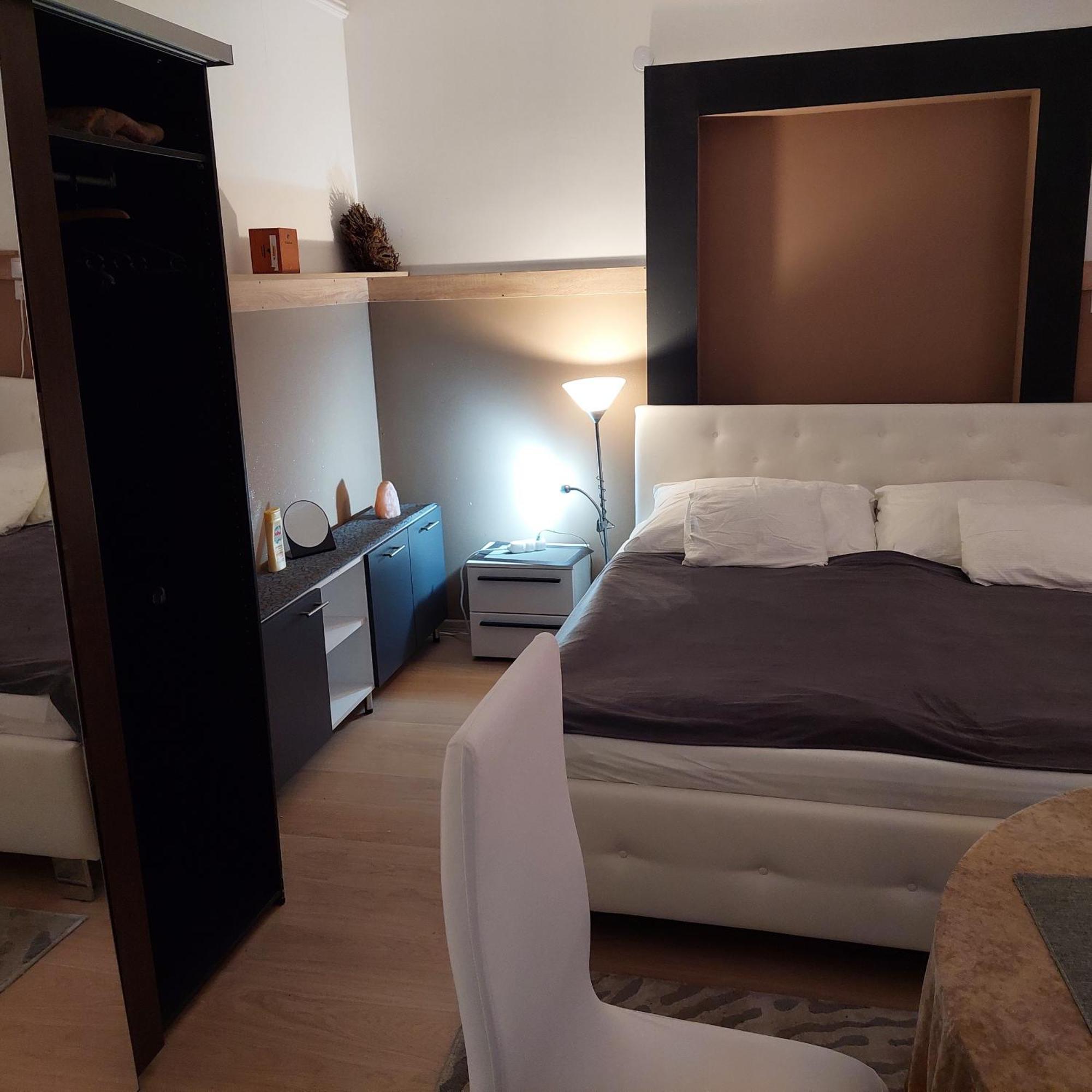 Ujszeged Apartman Exteriör bild