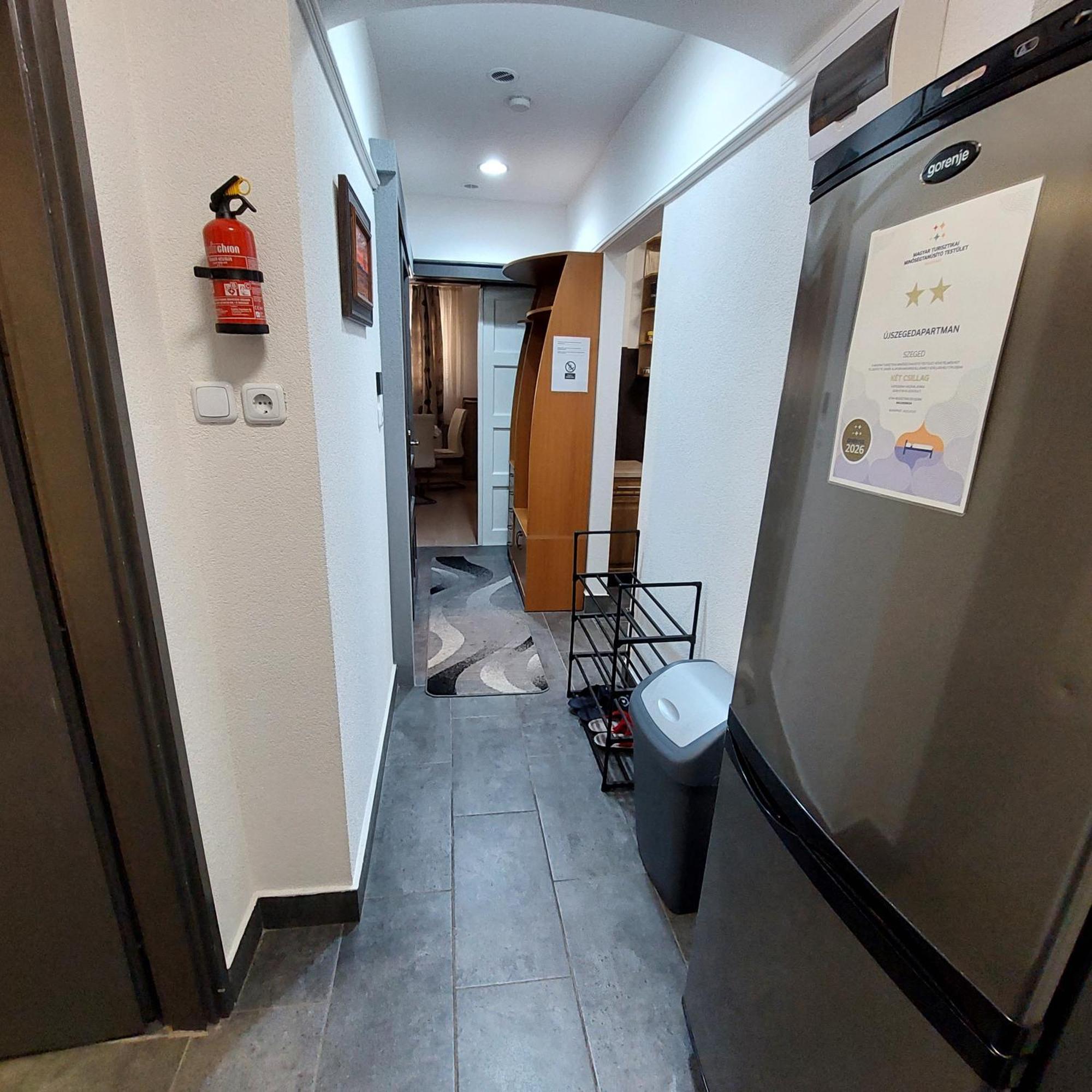Ujszeged Apartman Exteriör bild