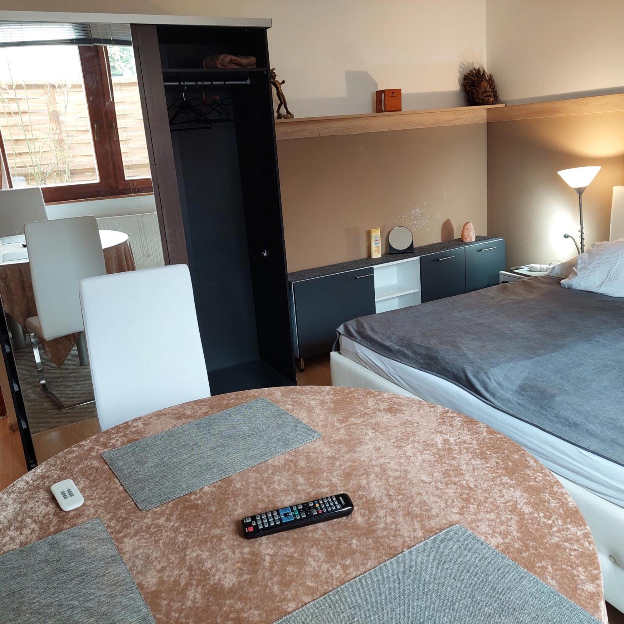 Ujszeged Apartman Exteriör bild