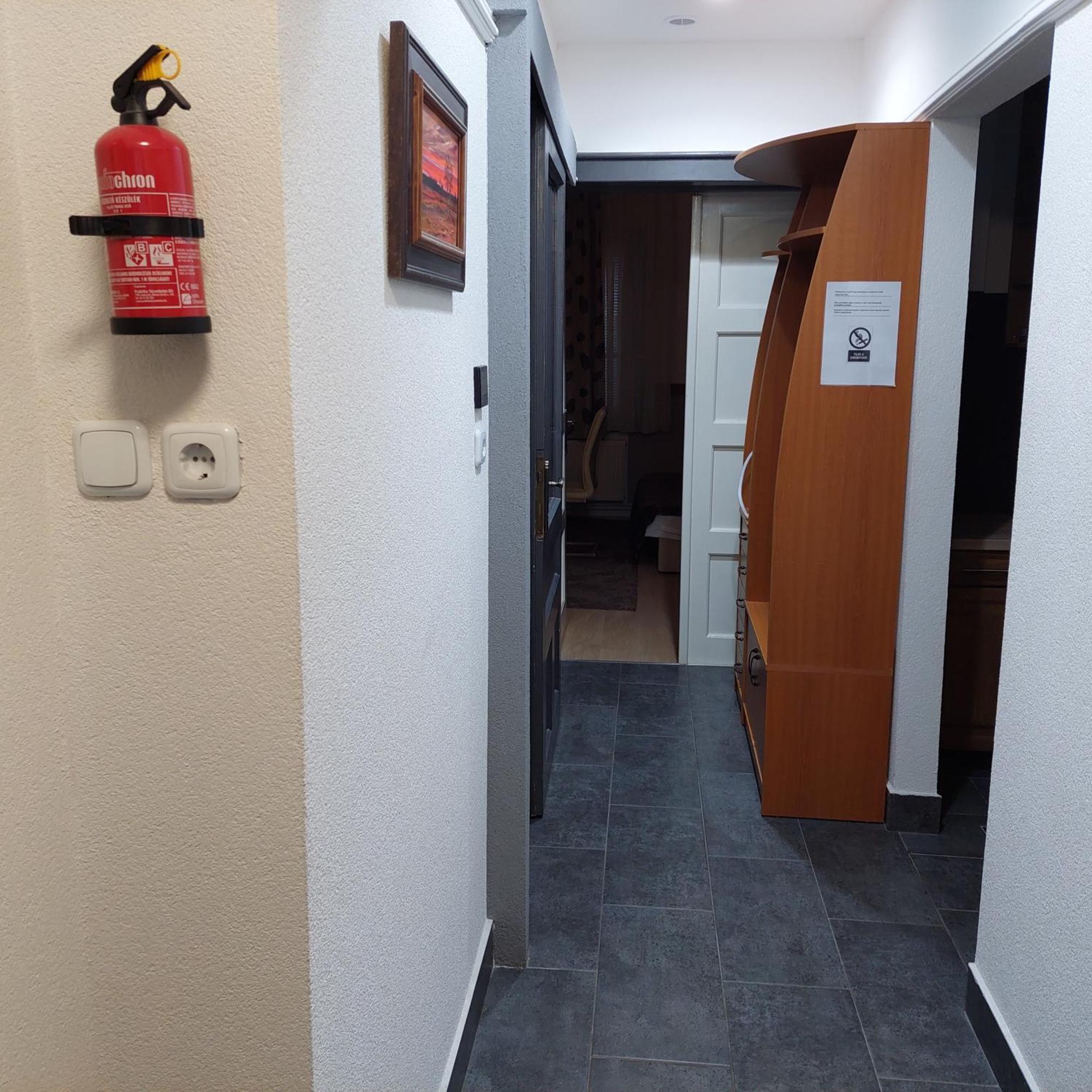 Ujszeged Apartman Exteriör bild