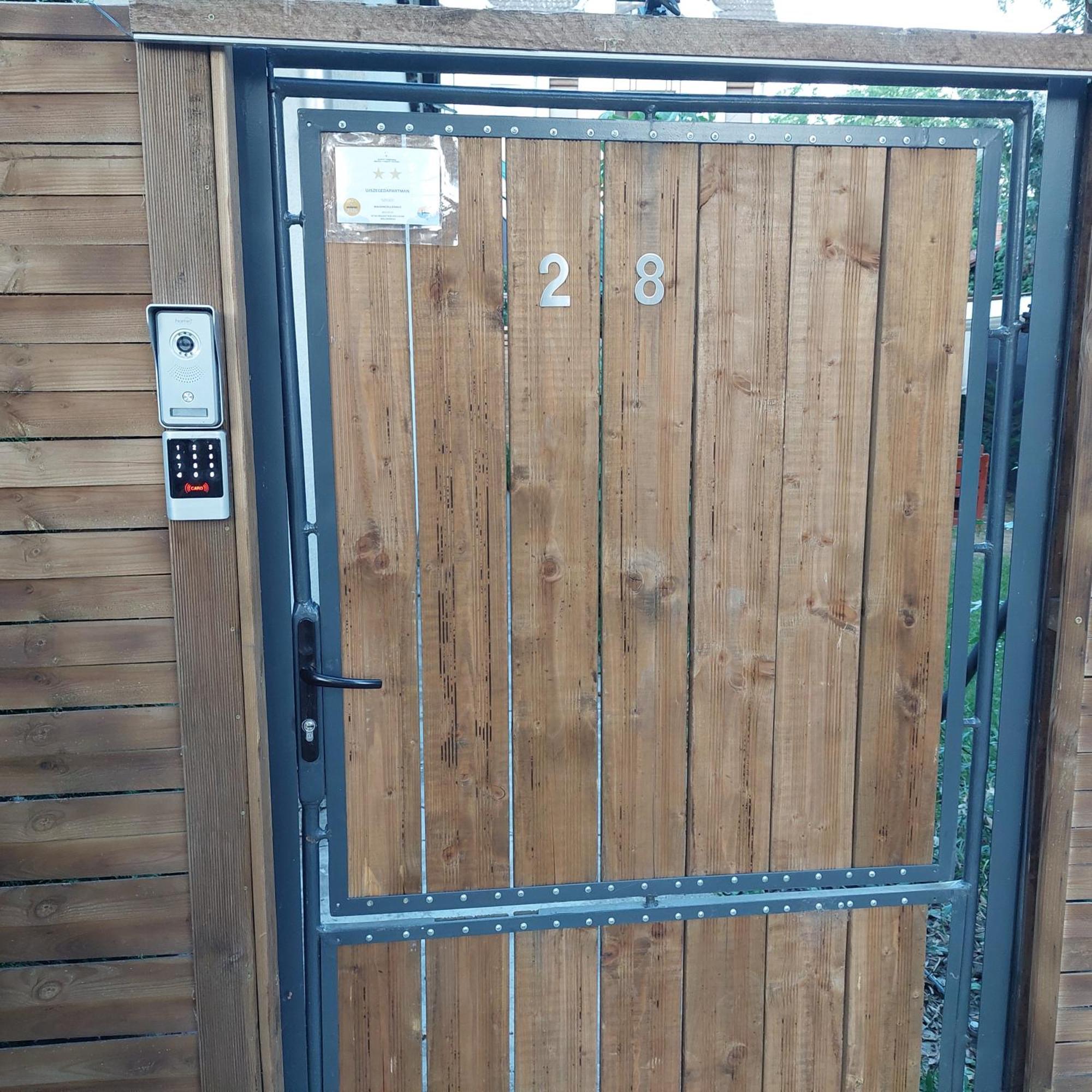 Ujszeged Apartman Exteriör bild